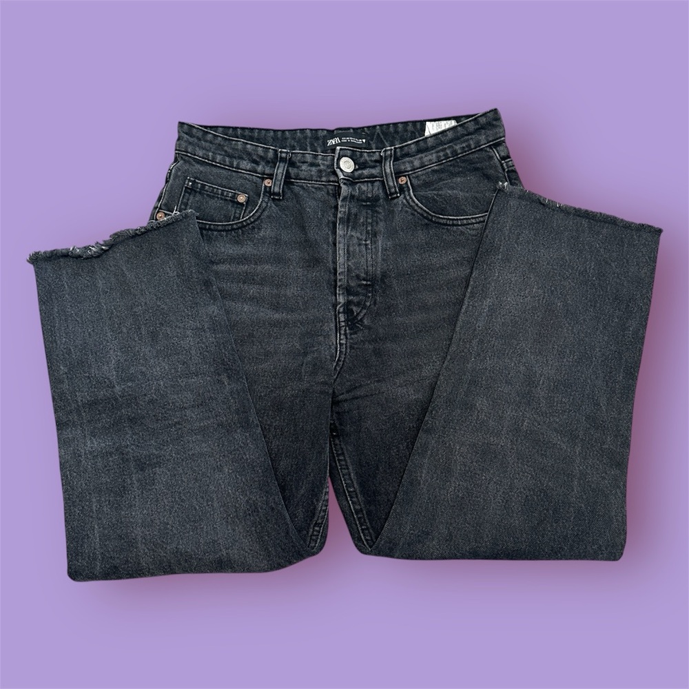 Zara Black Straight Leg Jeans with Classic Style